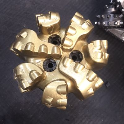 वाटर वेल / गैस ऑइल अच्छी तरह से ड्रिलिंग पीडीसी बिट्स 3 - 6 ब्लेड मैट्रिक्स बॉडी / स्टील बॉडी